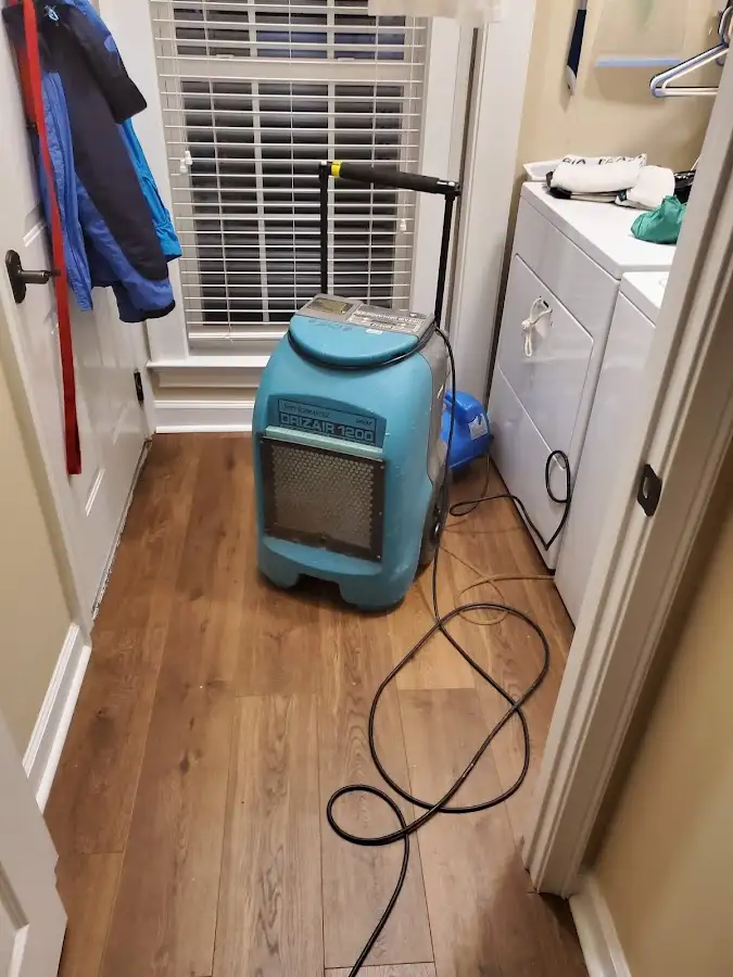 Commercial dehumidifier deployed for Flood Damage Cleanup in Homosassa Springs